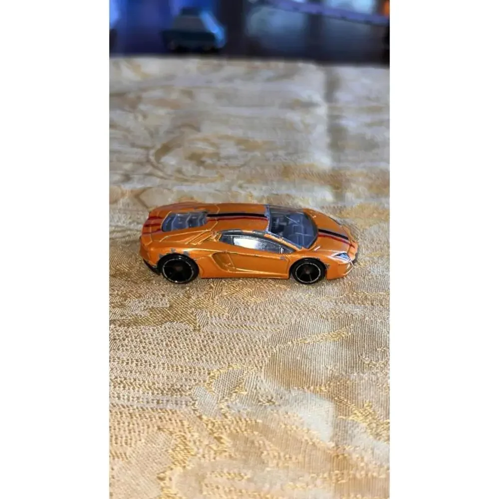 Lamborghini Aventador‎ 12/50 New Models Orange 2011 Hot Wheels Loose Toy Car GUC